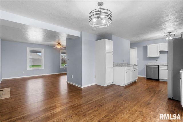 160 Lebeau Street, New Berlin, IL 62670