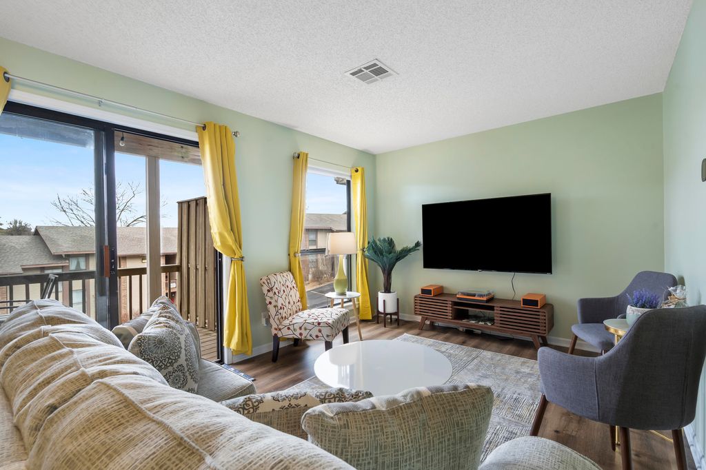 257 Clubhouse Drive 10, Branson, MO 65616