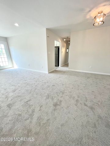 162 Pinetree Court, Howell, NJ 07731