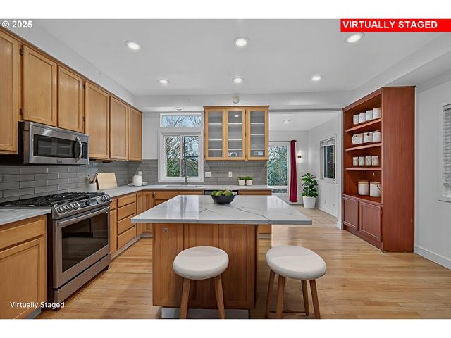 6624 S Virginia Ave, Portland, OR 97239