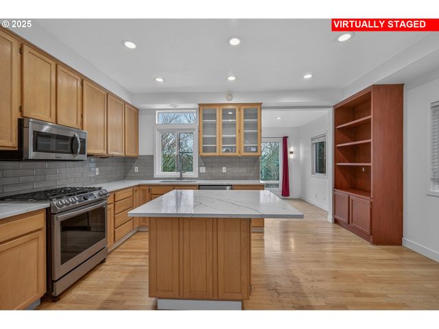 6624 S Virginia Ave, Portland, OR 97239