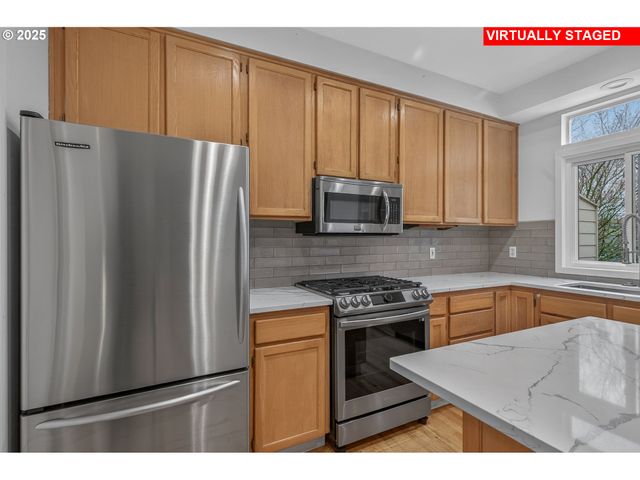 6624 S Virginia Ave, Portland, OR 97239