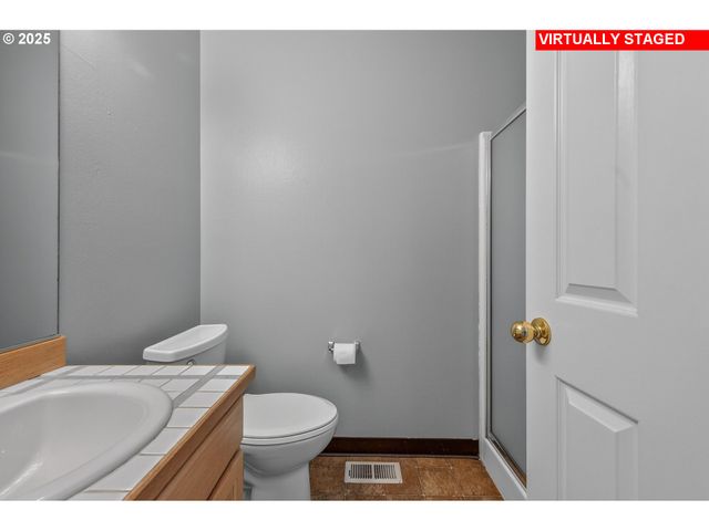 6624 S Virginia Ave, Portland, OR 97239