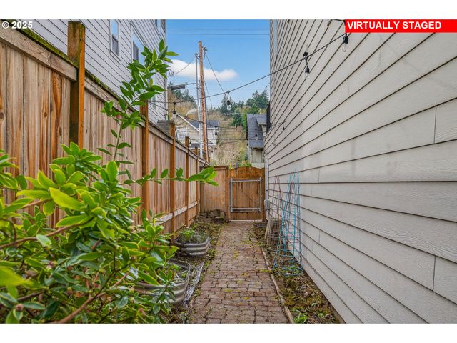 6624 S Virginia Ave, Portland, OR 97239