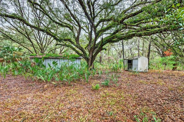 910 S COUNTY ROAD 21, Hawthorne, FL 32640