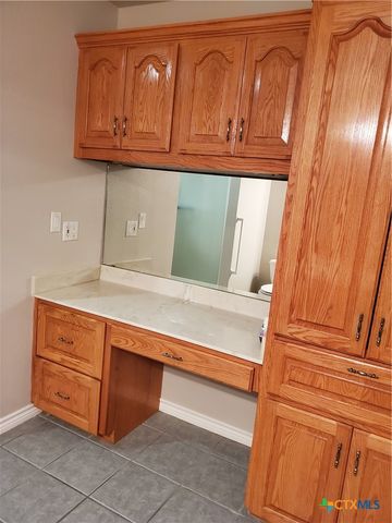 136 Royal Crest Circle, Seguin, TX 78155