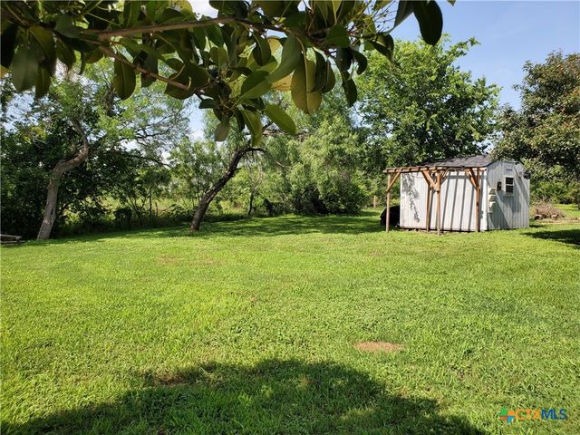 136 Royal Crest Circle, Seguin, TX 78155