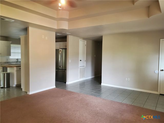 136 Royal Crest Circle, Seguin, TX 78155