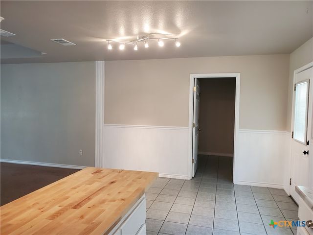 136 Royal Crest Circle, Seguin, TX 78155