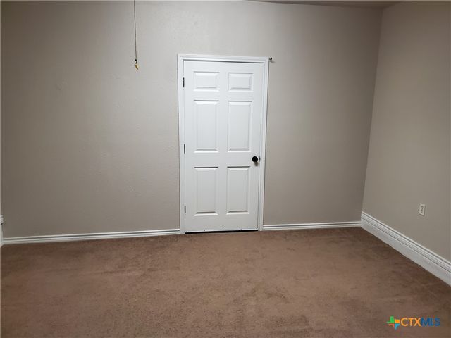 136 Royal Crest Circle, Seguin, TX 78155
