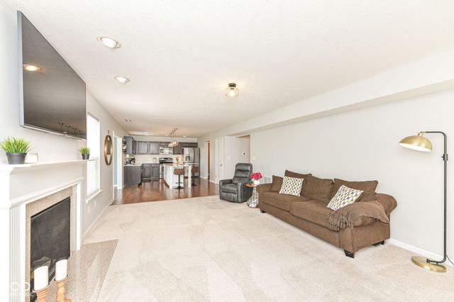 10573 Cobton Circle, Noblesville, IN 46060