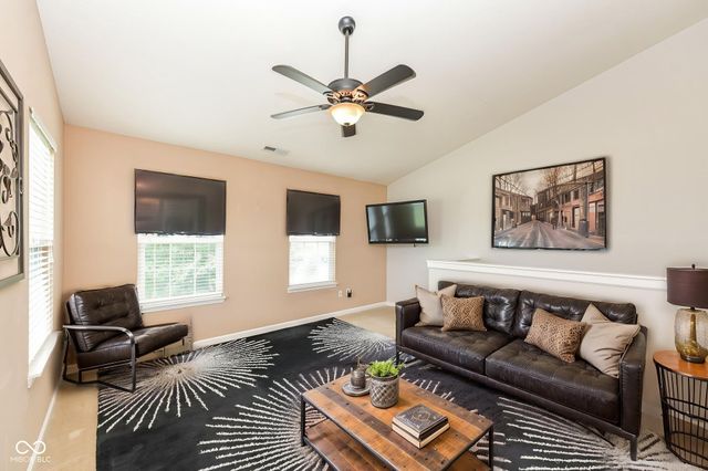 10573 Cobton Circle, Noblesville, IN 46060
