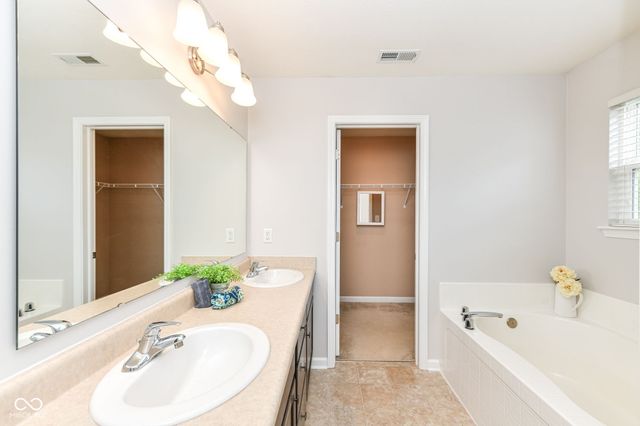 10573 Cobton Circle, Noblesville, IN 46060