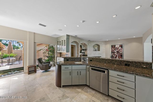 149 TWELVE OAKS Lane, Ponte Vedra Beach, FL 32082