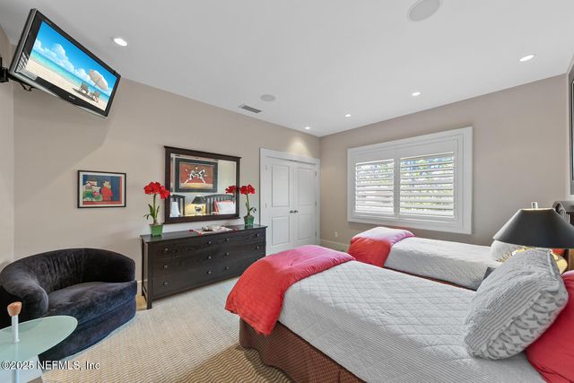 149 TWELVE OAKS Lane, Ponte Vedra Beach, FL 32082