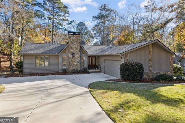 420 Hackberry Court, Roswell, GA 30076