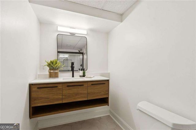 420 Hackberry Court, Roswell, GA 30076