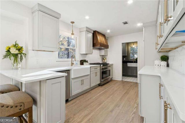 420 Hackberry Court, Roswell, GA 30076