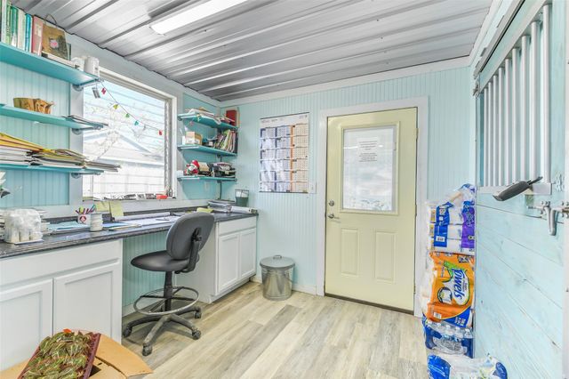 511 W Main Street, Weimar, TX 78962