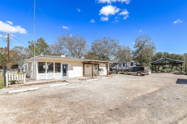511 W Main Street, Weimar, TX 78962