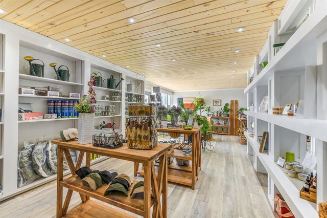 511 W Main Street, Weimar, TX 78962