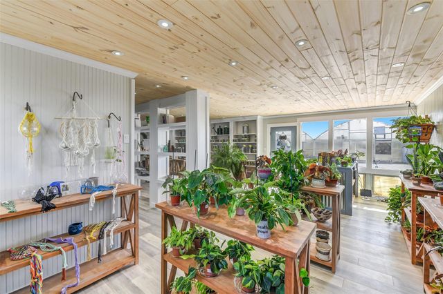 511 W Main Street, Weimar, TX 78962