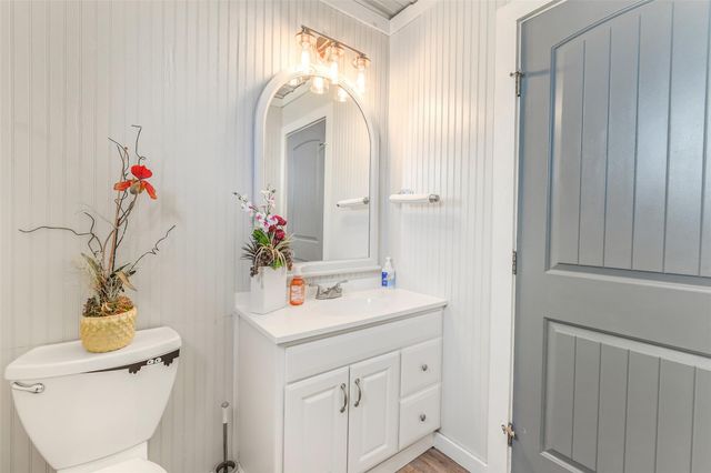 511 W Main Street, Weimar, TX 78962