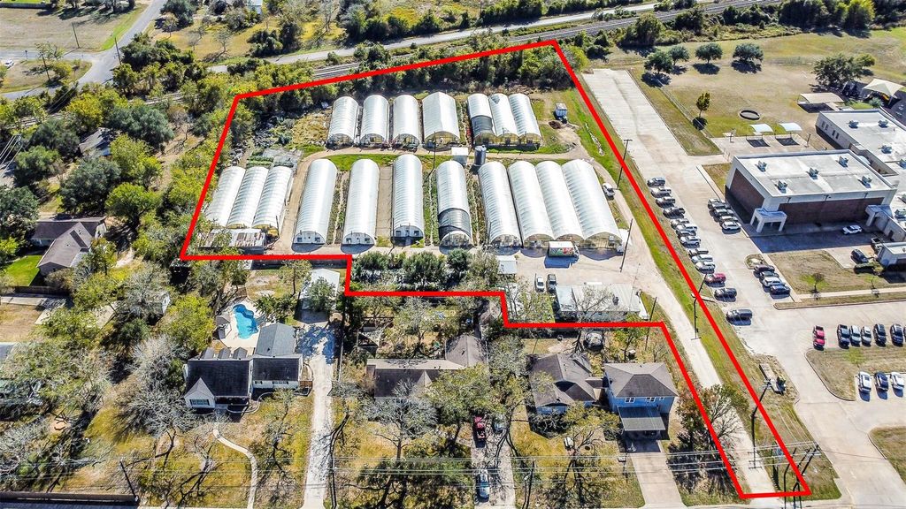 511 W Main Street, Weimar, TX 78962