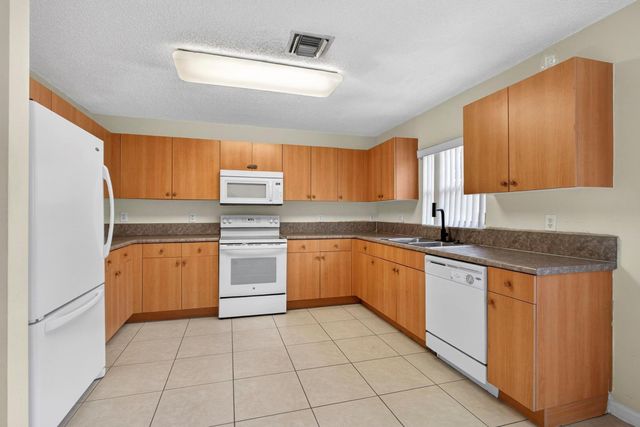 662 Perdido Heights Drive, West Palm Beach, FL 33413