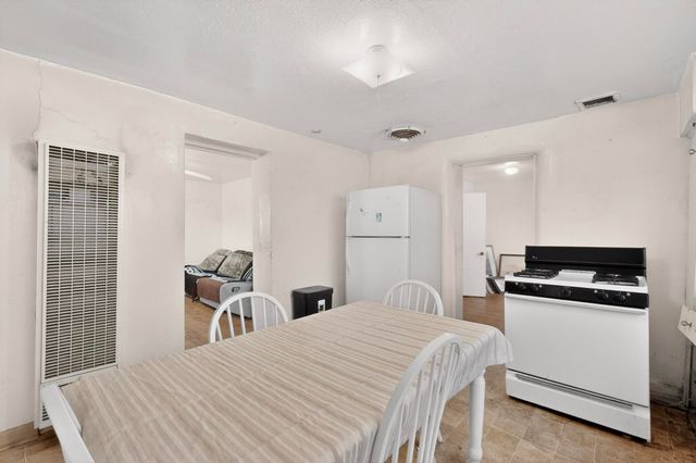 607 & 609 N 6th Street, Belen, NM 87002