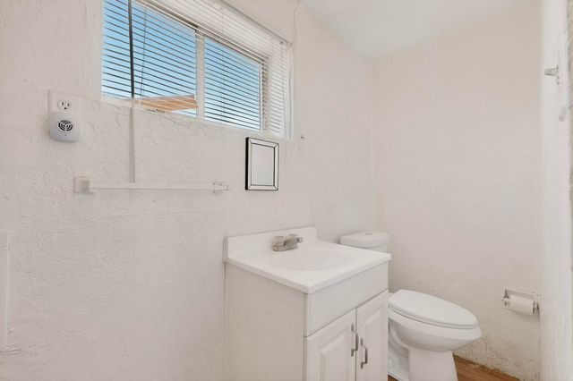 607 & 609 N 6th Street, Belen, NM 87002