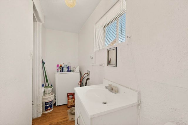 607 & 609 N 6th Street, Belen, NM 87002