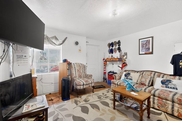 607 & 609 N 6th Street, Belen, NM 87002