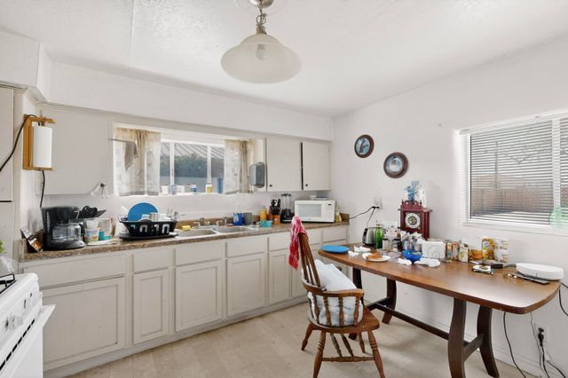 607 & 609 N 6th Street, Belen, NM 87002