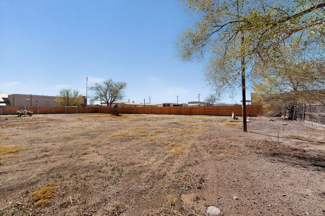 607 & 609 N 6th Street, Belen, NM 87002