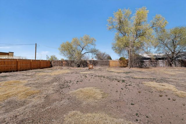 607 & 609 N 6th Street, Belen, NM 87002