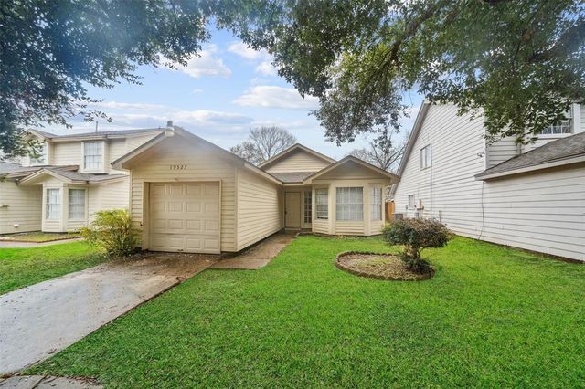 19527 Shady Bank Drive, Tomball, TX 77375