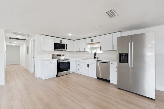 232 NOXON STREET, Auburndale, FL 33823