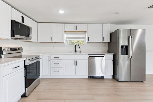 232 NOXON STREET, Auburndale, FL 33823