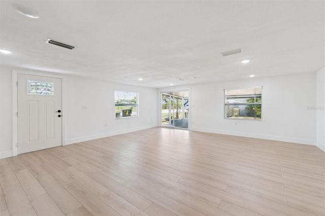 232 NOXON STREET, Auburndale, FL 33823