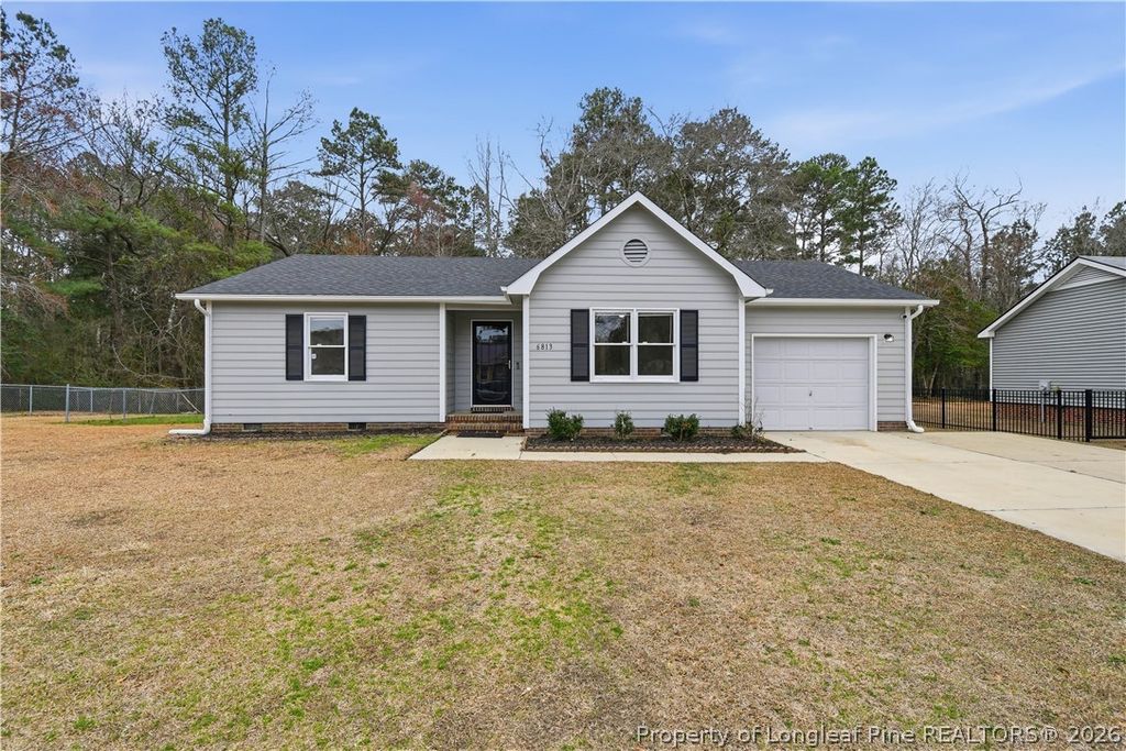 6813 Foxton Court, Fayetteville, NC 28304 — exterior