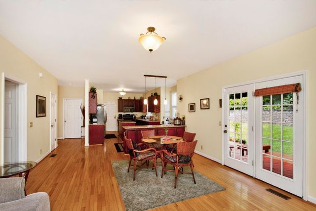 1544 Eller Dr, Nashville, TN 37221