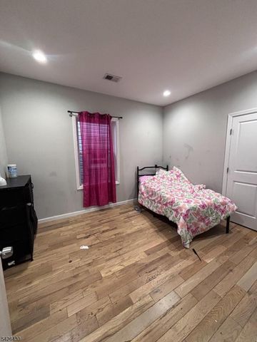 43 Cedar St, Paterson City, NJ 07501