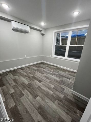 43 Cedar St, Paterson City, NJ 07501