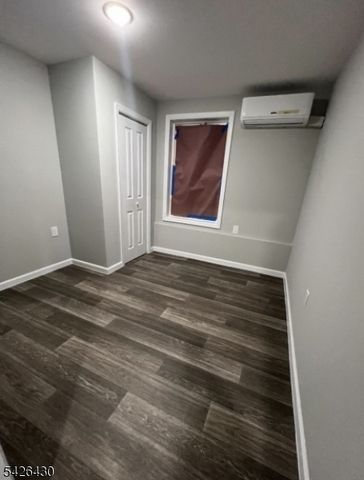 43 Cedar St, Paterson City, NJ 07501