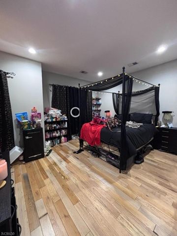 43 Cedar St, Paterson City, NJ 07501