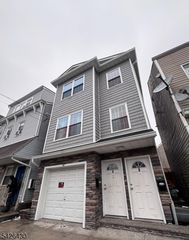 43 Cedar St, Paterson City, NJ 07501