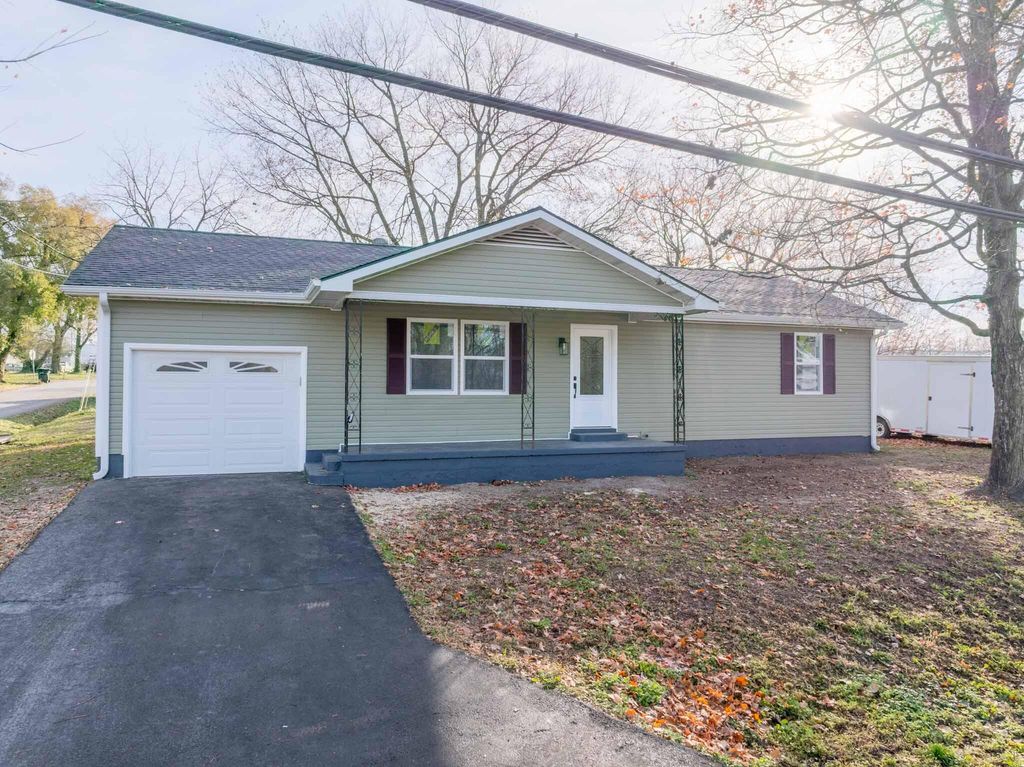 118 N Locust Street, Buffalo, MO 65622