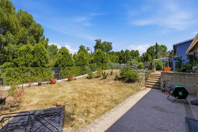 26434 Fairgate, Newhall, CA 91321