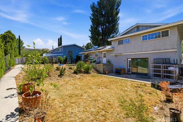 26434 Fairgate, Newhall, CA 91321